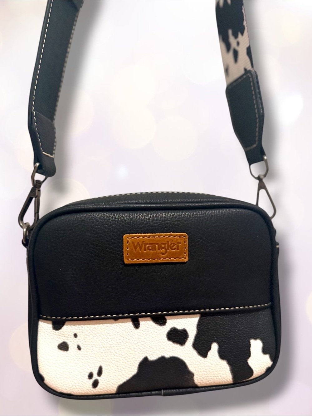 Wrangler NWOT Crossbody with Cream-and-Black Cowhide Accent - Picture 4 of 10